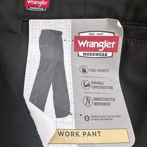 Wrangler men's black work pants size 44 x 32